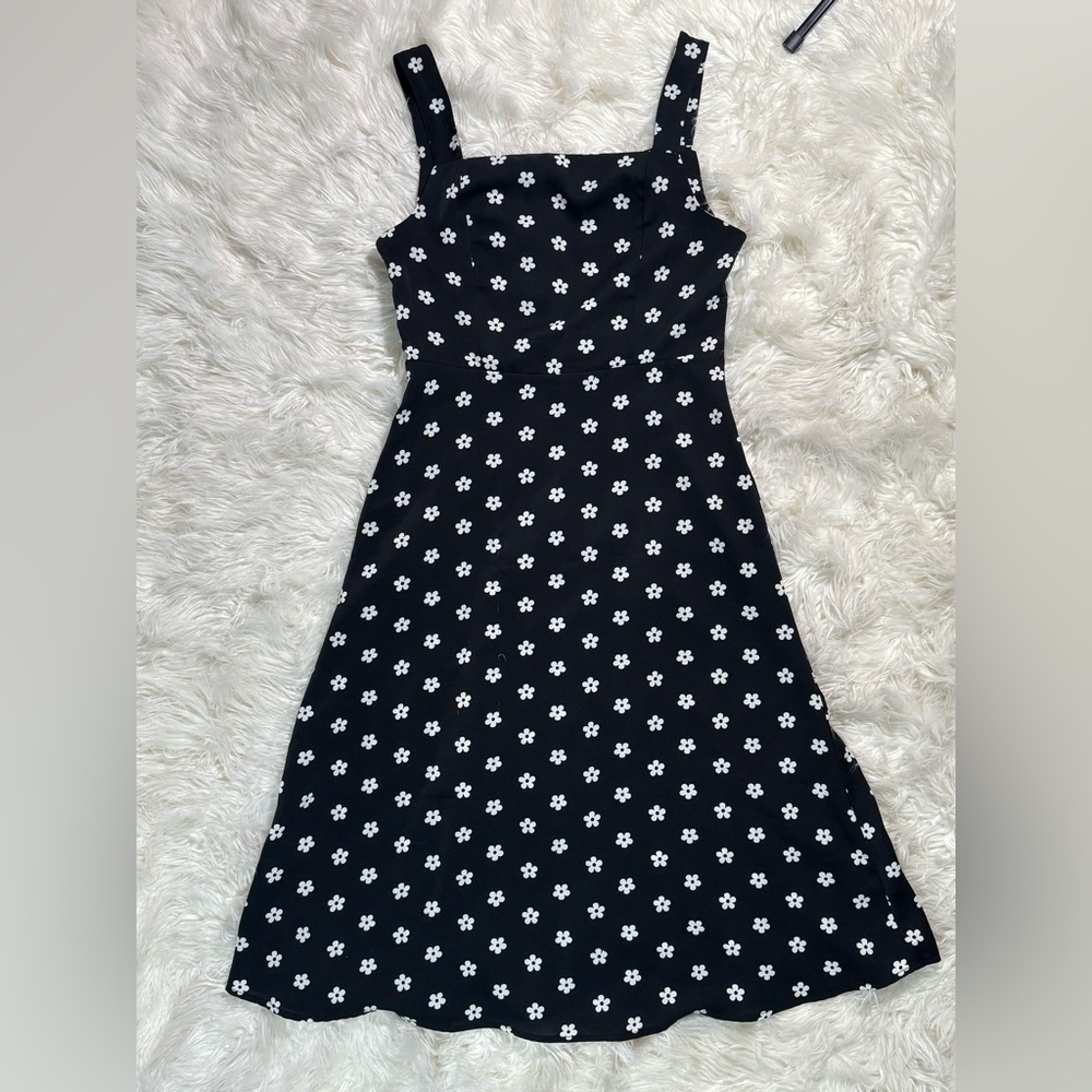 Daisy Black and White Sleeveless Sundress